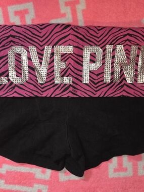 🦓🩷🖤VS PINK 2011 VINTAGE SHORTS EUC MED Victoria Secret